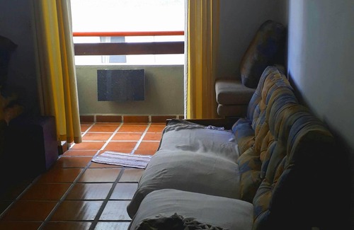 Vila Julia Apartment | Beachside Apartment Guarujá: 2 Bedrooms Near Enseada