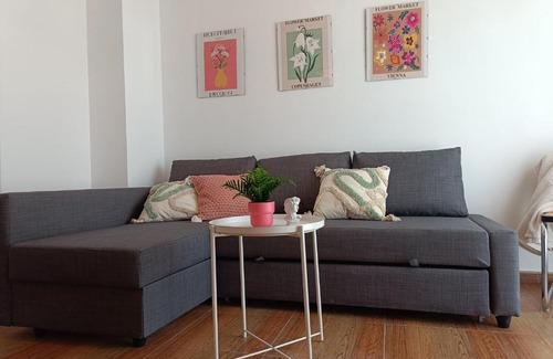 Socuellamos Apartment | Exceptional Family-Friendly Stay at Happy Street Apartment