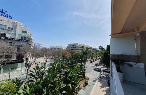 Golden Mile Apartment | Elegant Hoomtur Marbella: Wheelchair Accessible Retreat