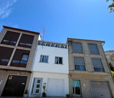 Cambados Apartment | Family-Friendly Retreat at Apartamento I Playa