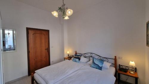 Penne Apartment | Top-Rated Apartment "Il Sole" with 2 Balconies & Free WIFI