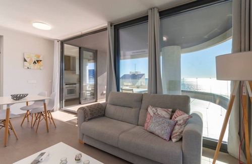 Calpe City Center Apartment | Oceanfront Apartment Infinium with Spa & Pool Access