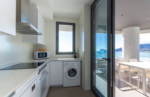 Calpe City Center Apartment | Oceanfront Apartment Infinium with Spa & Pool Access