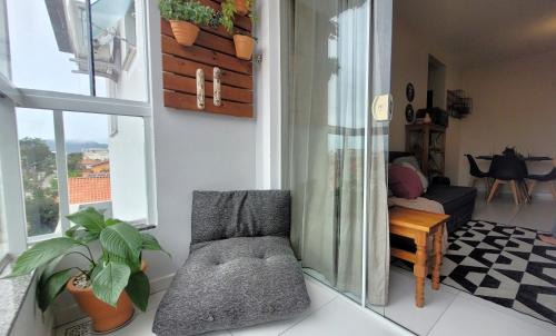 Capivari Apartment | Cozy Ocean View Apartment Near Ingleses Beach, 10/10 Rated