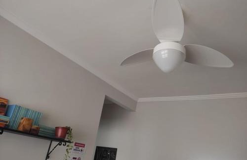 Santa Monica Apartment | Budget-Friendly Apartment in Santa Mônica, Rated 9/10
