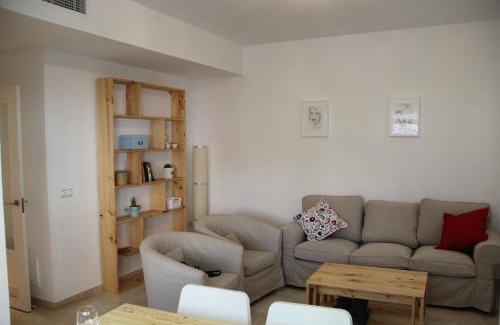 Distrito Noroeste Apartment | Explore Apartamento Iris: Highly Rated with Hot Tub Access