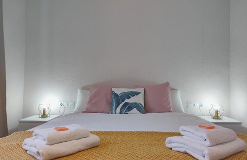 Barrika Apartment | Oceanfront Getaway at Apartamento Itsasoa Barrika