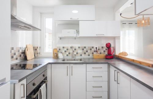 Aduanas Apartment | Pet-Friendly Oceanfront Apartment in Jávea Puerto