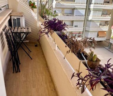 Trinitat Apartment | Explore Comfort at Apartamento Jardines de Viveros