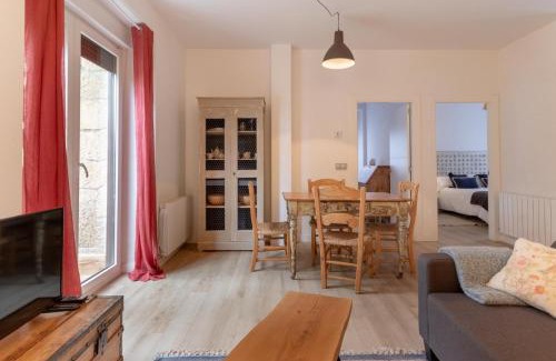 Basauri Apartment | Scenic KUIA Apartment in Gran Bilbao with Terrace and Views