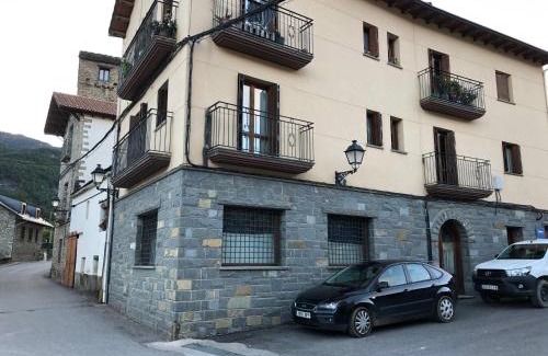 Fiscal Apartment | Family-Friendly Apartment La Bañera near Ordesa National Park