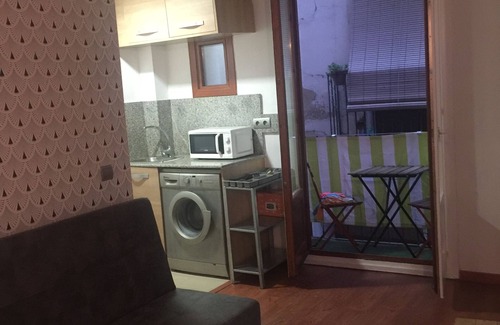 Barbastro Apartment | Cozy Central Retreat: Apartamento La Bodeguita Awaits