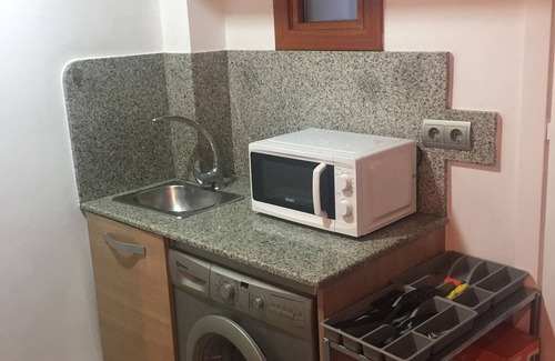 Barbastro Apartment | Cozy Central Retreat: Apartamento La Bodeguita Awaits