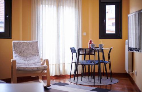 Leon City Centre Apartment | Discover La Calma: Family-Friendly Retreat in León Center