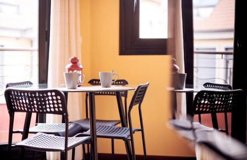 Leon City Centre Apartment | Discover La Calma: Family-Friendly Retreat in León Center