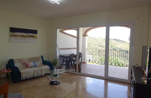 Alcaucin Apartment | Cozy Apartment La Fuente in Alcaucin with Pool & Pets