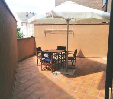 Ainsa Apartment | Family-Friendly Apartment La Montañesa with Large Terrace