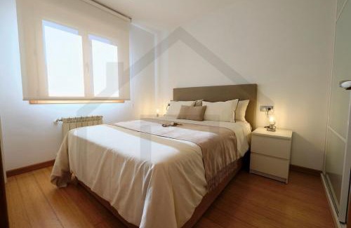 Cimadevilla Apartment | Family-Friendly Stay at Apartamento La Muralla - Gijón
