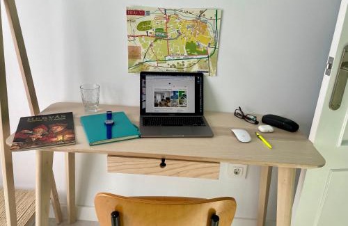 Hervas Apartment | Child-Friendly Getaway at Apartamento La Peatonal - Rated 9.8