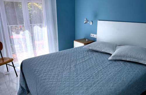 Hervas Apartment | Child-Friendly Getaway at Apartamento La Peatonal - Rated 9.8