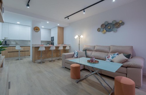 Ciudad Jardin Apartment | Child-Friendly Comfort at Apartamento La Previsión - Rated 9.4