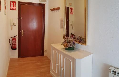 Haro Apartment | Cozy La Ruta Del Vino: Pet-Friendly & Child Welcoming Stay