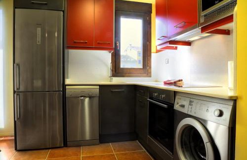 Barbastro Apartment | Pet-Friendly Getaway at Apartamento La Seo, Rated 8.7/10