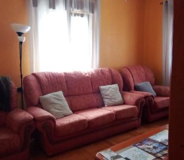 Portugalete Apartment | Cozy Apartment La Villa: Family-Friendly Getaway Awaits