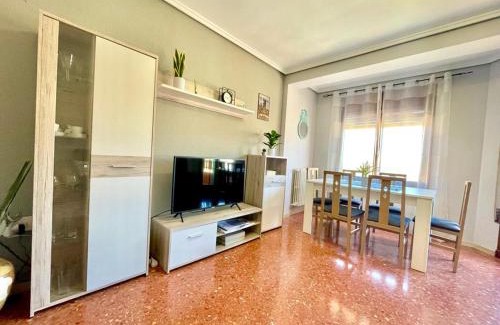 Alcaniz Apartment | Family-Friendly Stay at Apartamento La Zahora - Alcañiz