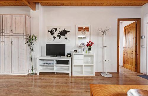 La Mancha Apartment | Family-Friendly Stay at Apartamento las Viñas 2 - Rated 9/10