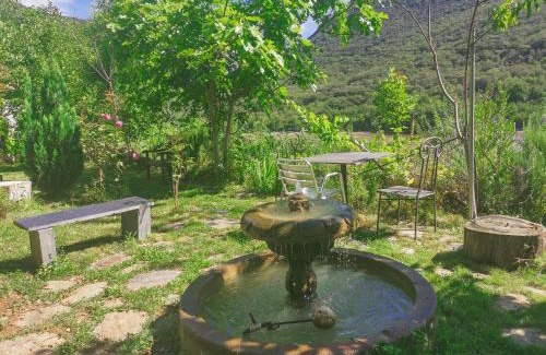 Rubia Apartment | Family-Friendly Retreat at Apartamento Las Medulas