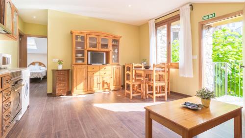 Arasan Apartment | Exceptional Apartment Llorens: Pet and Child Friendly Retreat
