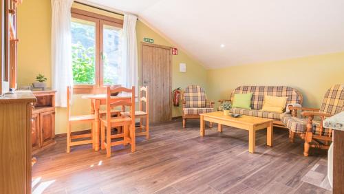 Arasan Apartment | Exceptional Apartment Llorens: Pet and Child Friendly Retreat