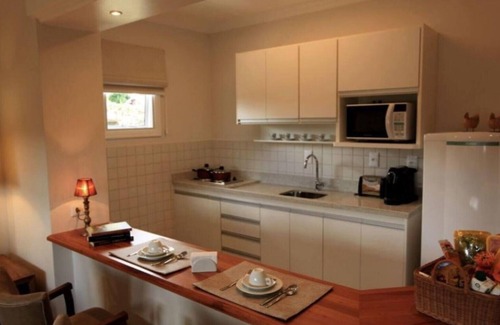 Vila Everest House | Discover the Loft Apartment at Pousada Là Bas in Campos do Jordão