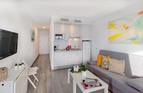 Las Acacias Apartment | Oceanfront Family Retreat at Apartamento Los Tres Soles