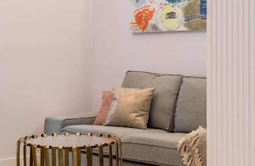 Numancia Apartment | Luxury Apartment Near Central Madrid - Rated 9.7/10