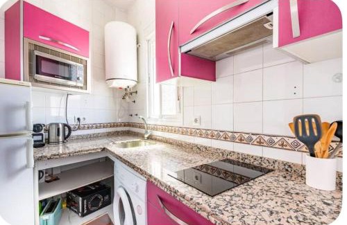 Espartinas Apartment | Bright Apartment in Espartinas - Family-Friendly Retreat