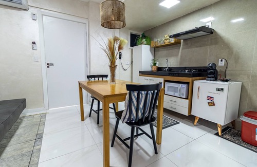 Pajucara Apartment | Coastal Apartment with Kitchen in Pajuçara Beachfront