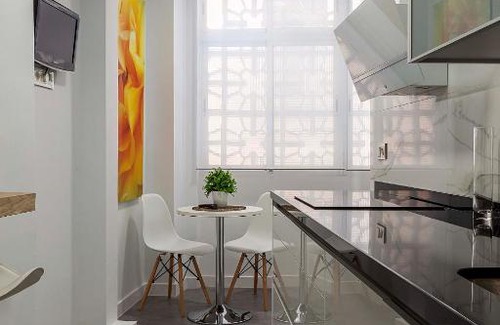Granada City Center Apartment | Child-Friendly 4-Star Stay at Apartamento Mariana Pineda