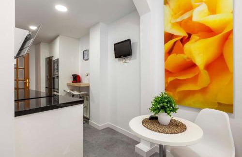 Granada City Center Apartment | Child-Friendly 4-Star Stay at Apartamento Mariana Pineda