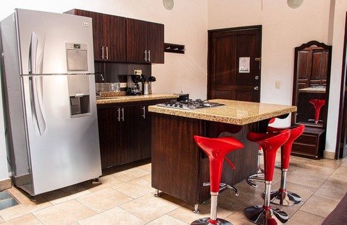 Retiro Apartment | Elegant Stay at Apartamento Mas with Spa & Family Amenities