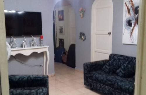 Old Havana Hotel | Comfortable Stay at Apartamento Mayrenis y Mainoldy