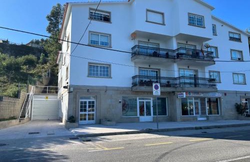 Combarro Apartment | Oceanfront Family Retreat at Apartamento Mirador de Tambo