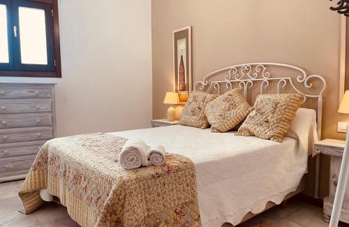Old Town Apartment | Family-Friendly Stay at Apartamento Moctezuma - 9/10 Rated