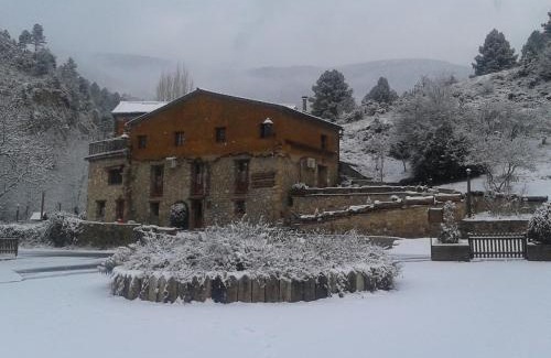 La Vansa I Fornols Apartment | Discover Apartamento Molí de Fòrnols: Pet-Friendly Oasis