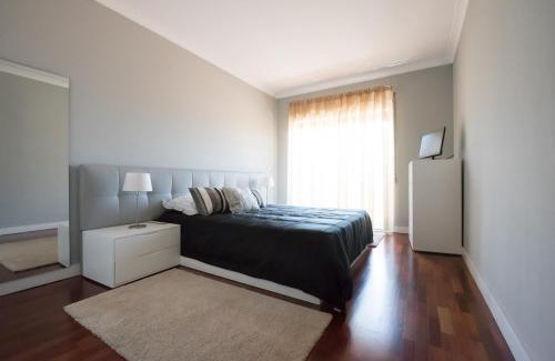 Leixões Apartment | Ocean View Retreat at Apartamento Mouzinho de Albuquerque