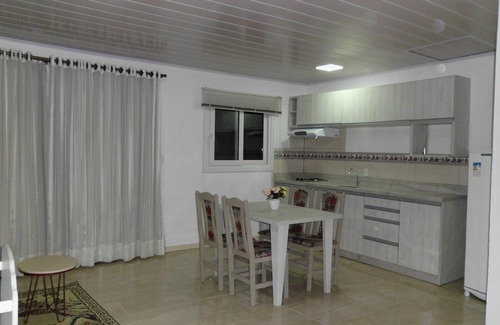 Pousada da neve Apartment | Cozy Stay at Pousada Grandma Helga with Pool & Kitchen