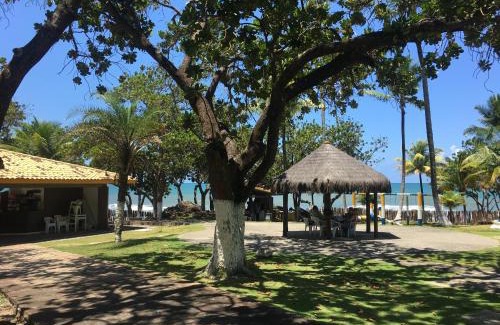 Ilheus Apartment | Inviting Flat no Jubiabá with Ocean Views and Pool