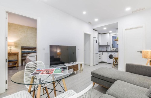 Ibiza Apartment | Accessible Family-Friendly Stay at Apartamento Narvaez-Retiro