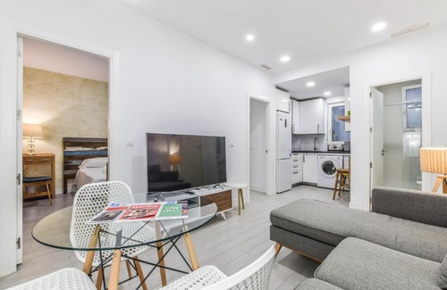 Ibiza Apartment | Accessible Family-Friendly Stay at Apartamento Narvaez-Retiro